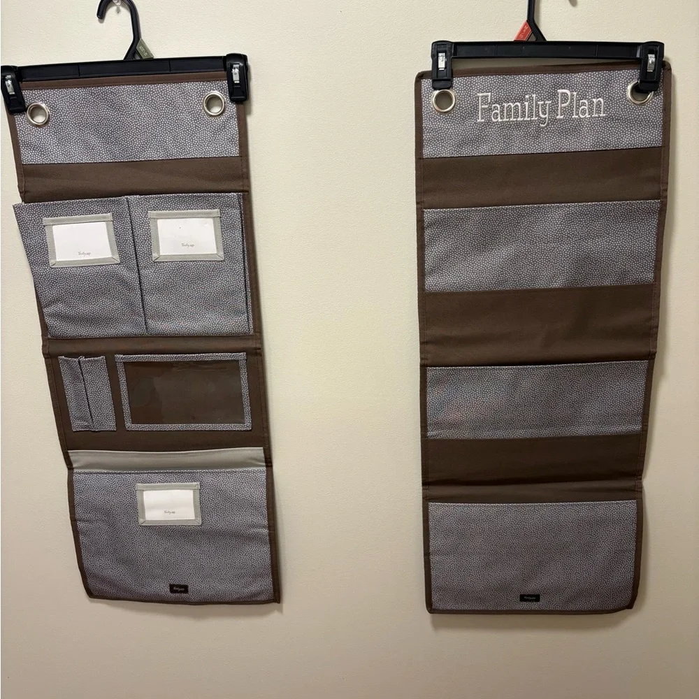 Set of two wall mount thirty-one organizers, eight pockets, brown dot pattern